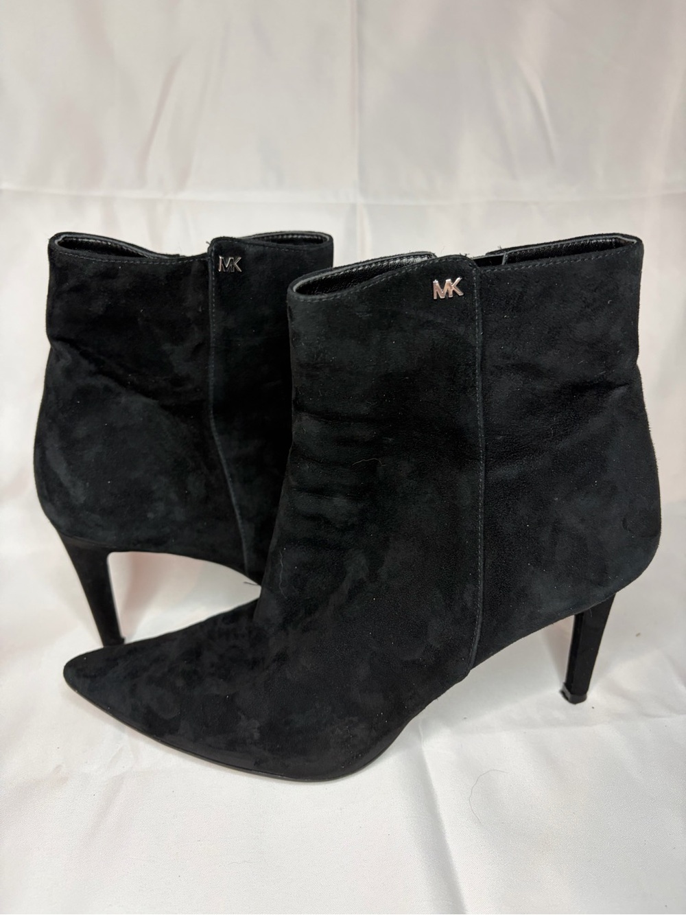 Michael Kors Dorothy Flex Black Suede Mid Bootie W/ Defected Box (US Women’s 8)